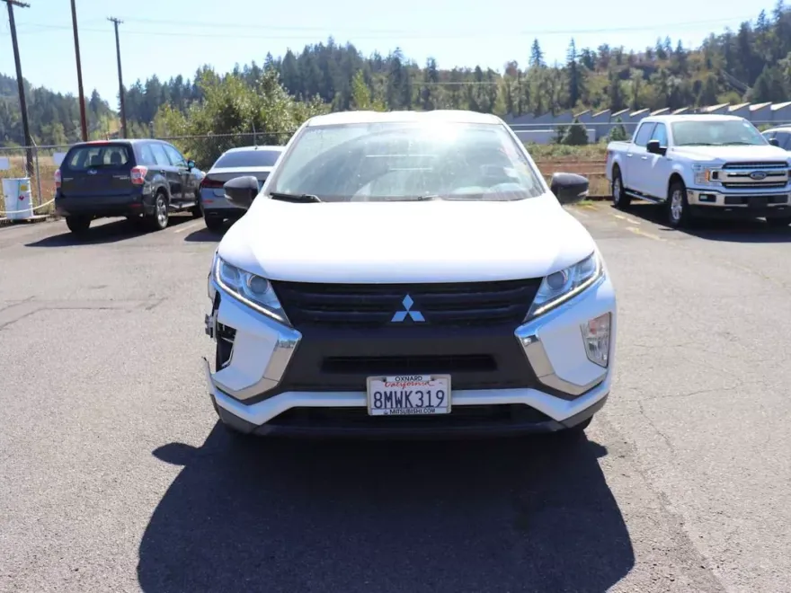 2019 Mitsubishi Eclipse Cross LE photo 1