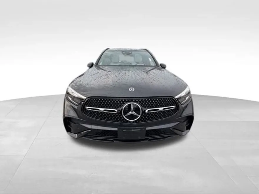 2024 Mercedes Benz GLC 300 4MATIC photo 1