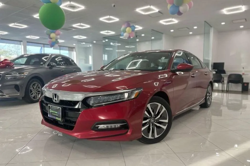 2019 Honda Accord Hybrid Touring photo 1