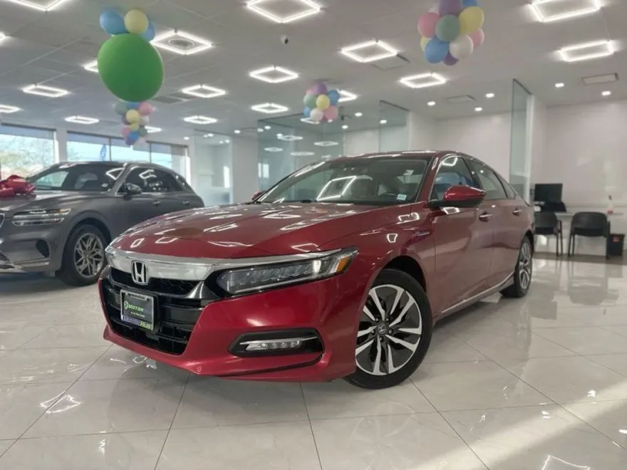 2019 Honda Accord Hybrid Touring photo 1