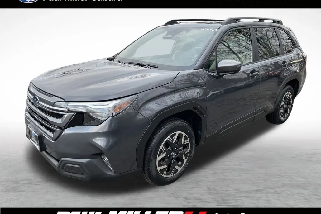 2025 Subaru Forester Premium photo 1