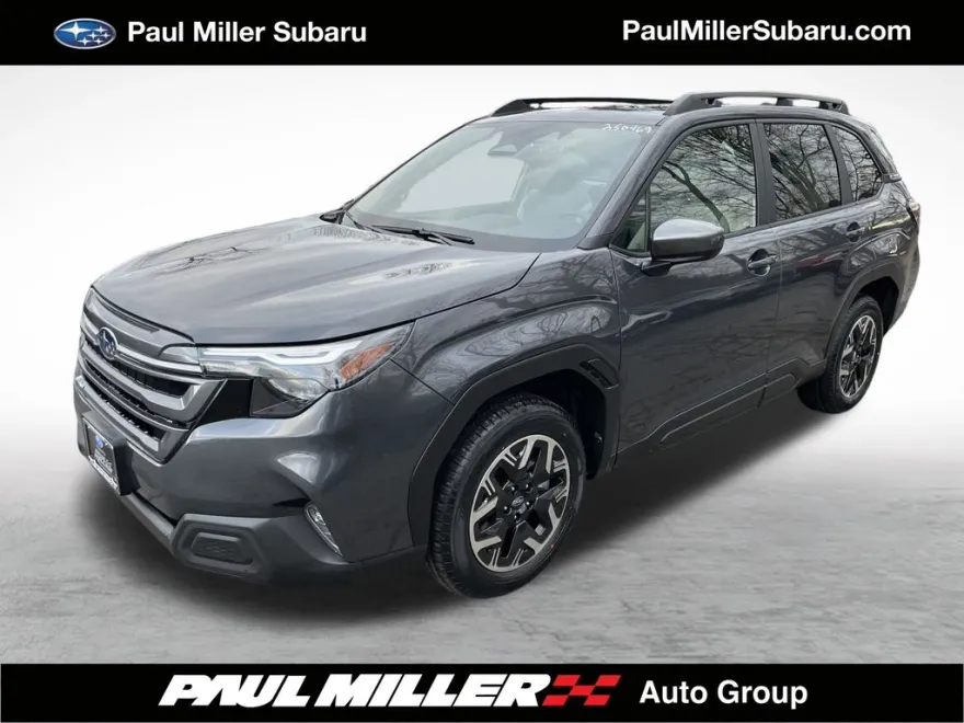 2025 Subaru Forester Premium photo 1