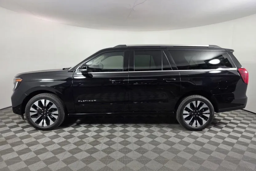 2025 Ford Expedition MAX Platinum photo 1