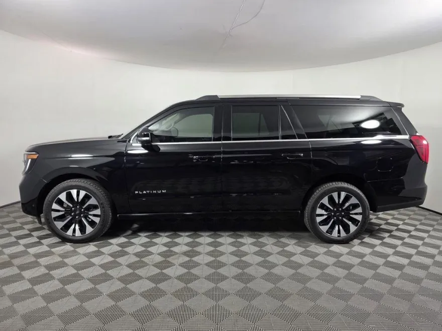 2025 Ford Expedition MAX Platinum photo 1