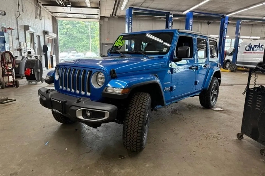 2023 Jeep Wrangler Sahara photo 1