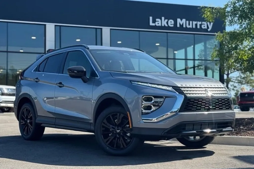 2025 Mitsubishi Eclipse Cross SEL photo 1