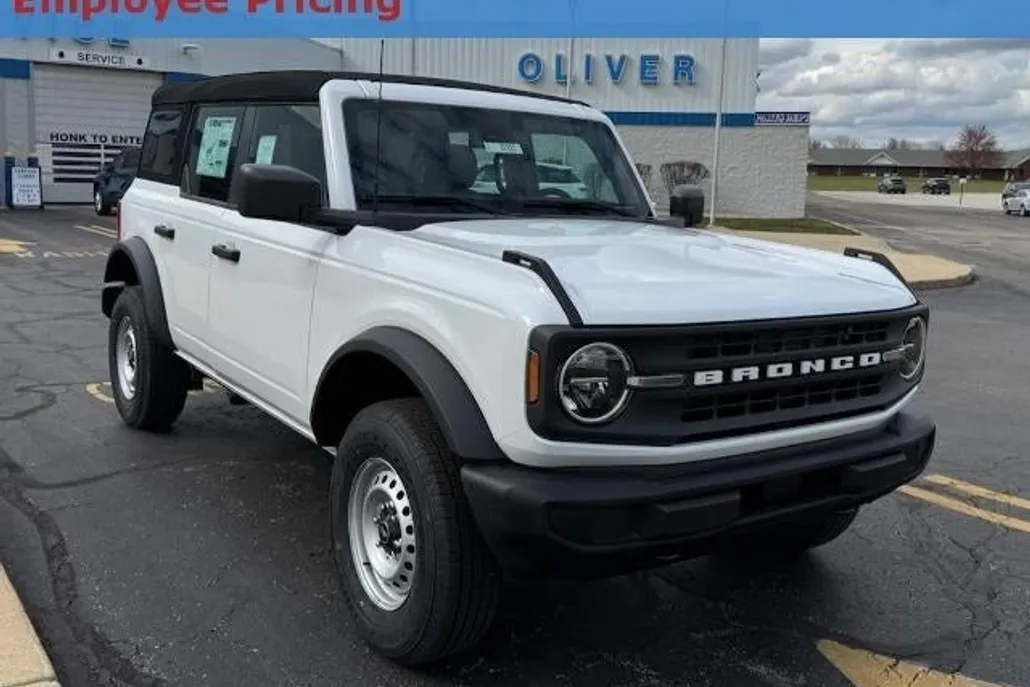 2025 Ford Bronco Base photo 1