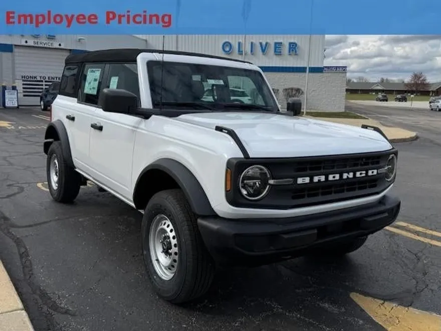 2025 Ford Bronco Base photo 1