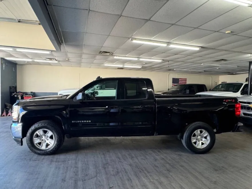 2018 Chevrolet Silverado 1500 LT photo 1