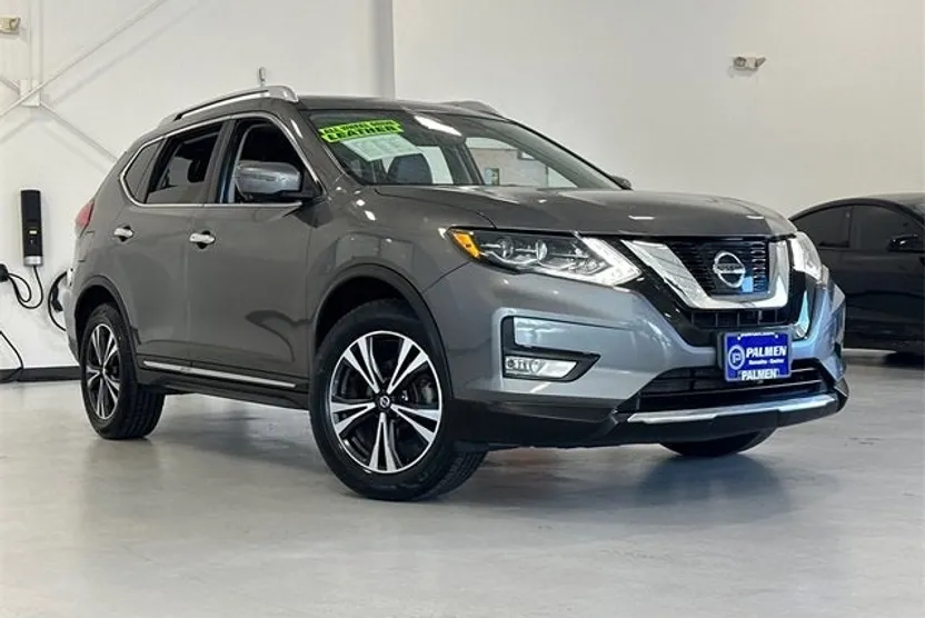 2017 Nissan Rogue SL photo 1