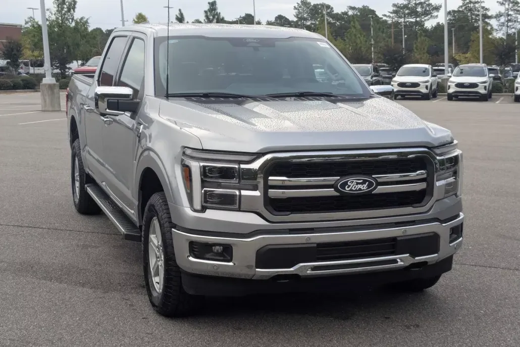 2025 Ford F-150 Lariat photo 1