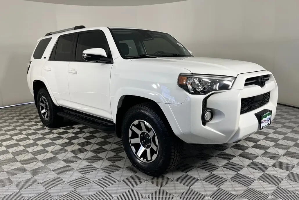 2020 Toyota 4Runner SR5 Premium photo 1