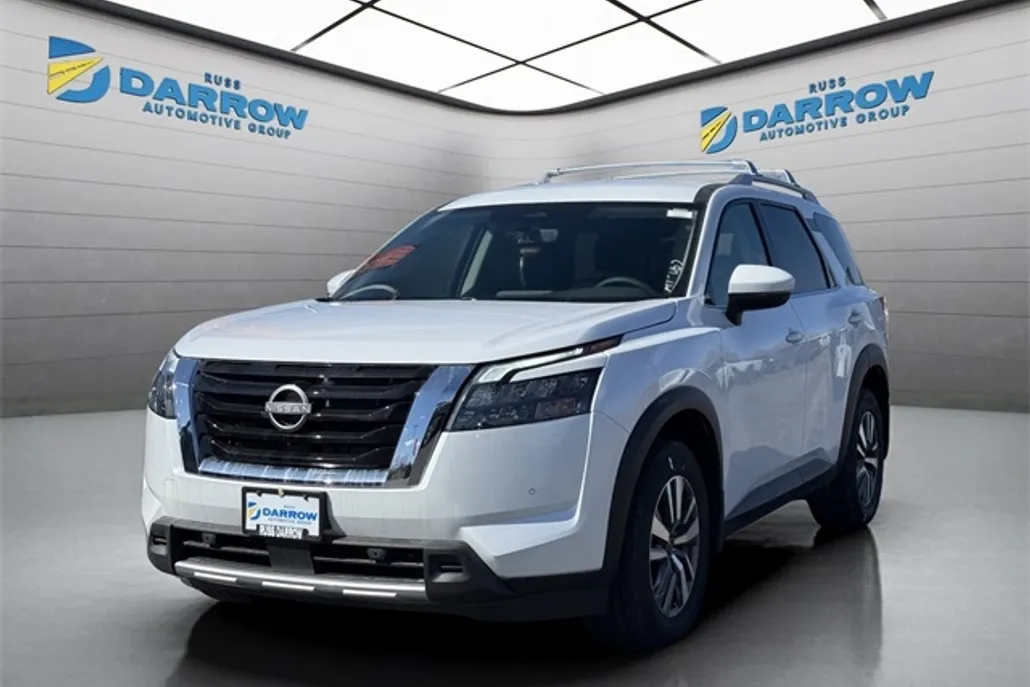 2025 Nissan Pathfinder SL photo 1