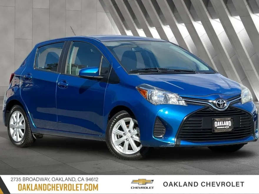2015 Toyota Yaris L photo 1