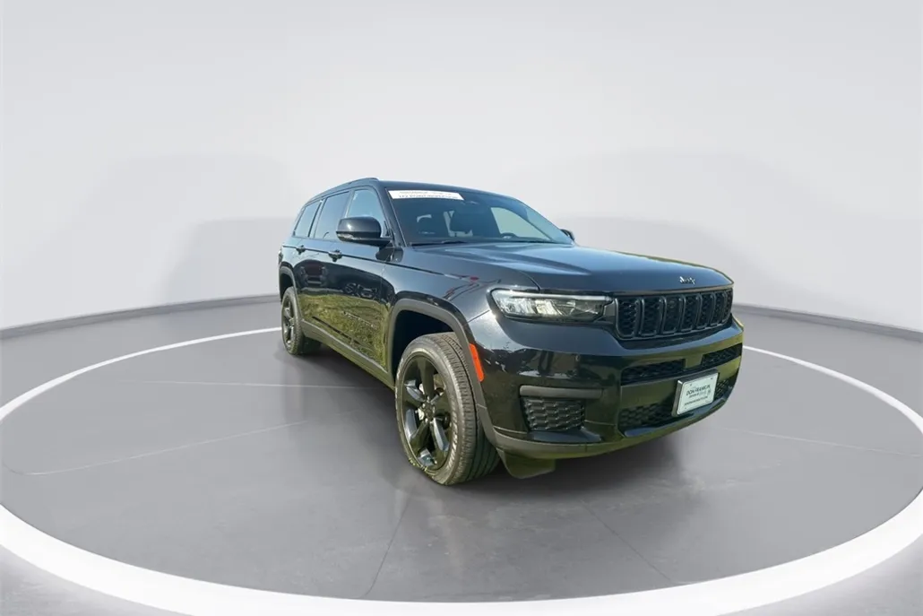 2022 Jeep Grand Cherokee Altitude photo 1