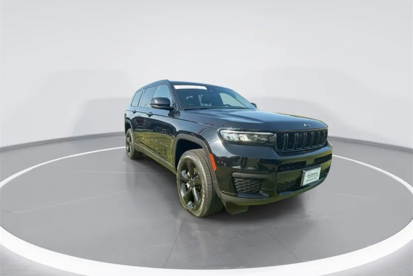 2022 Jeep Grand Cherokee Altitude photo 1