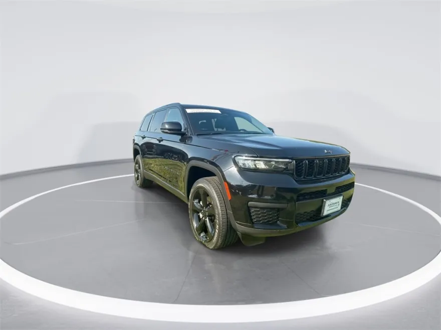2022 Jeep Grand Cherokee Altitude photo 1