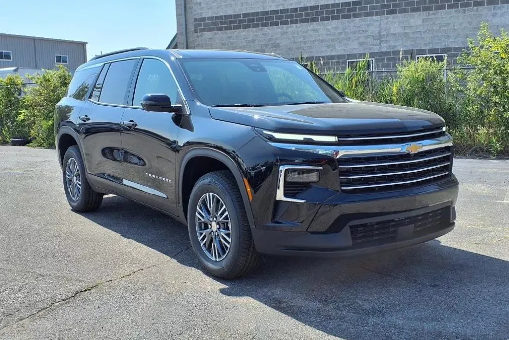 2026 Chevrolet Traverse photo 1