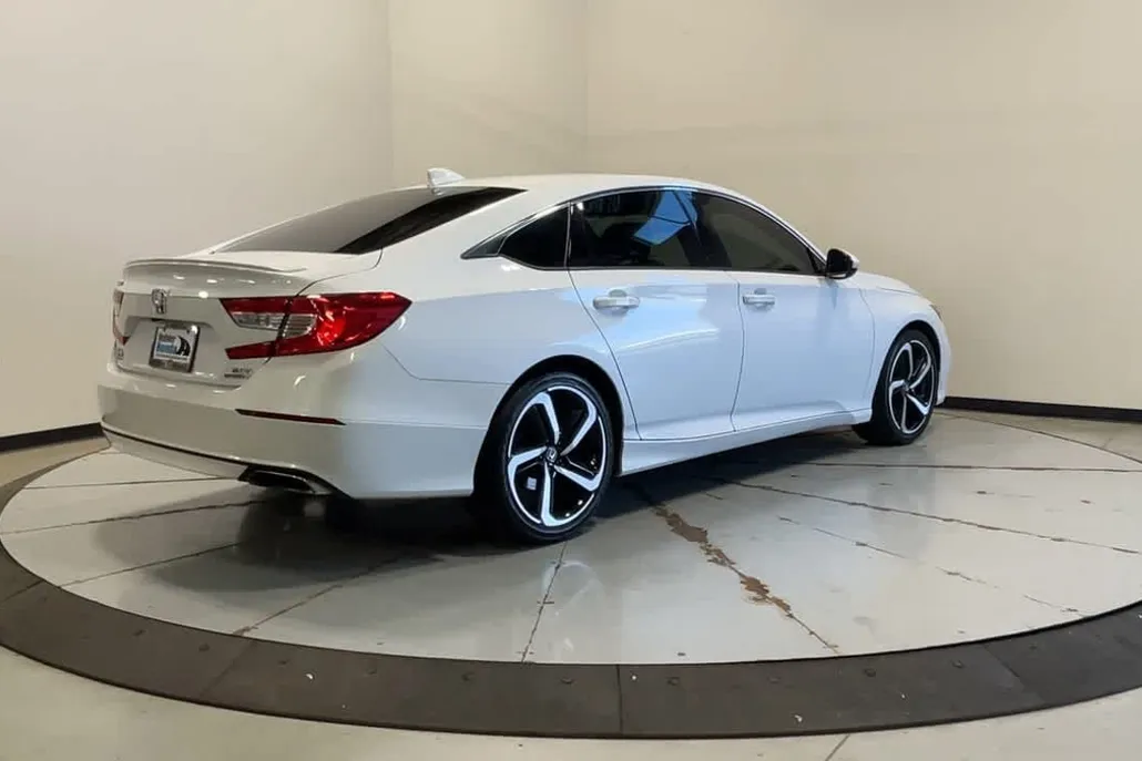 2019 Honda Accord Sport 2.0T photo 1