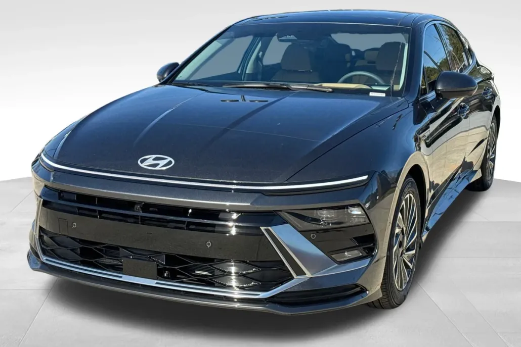 2025 Hyundai Sonata Hybrid Limited photo 1