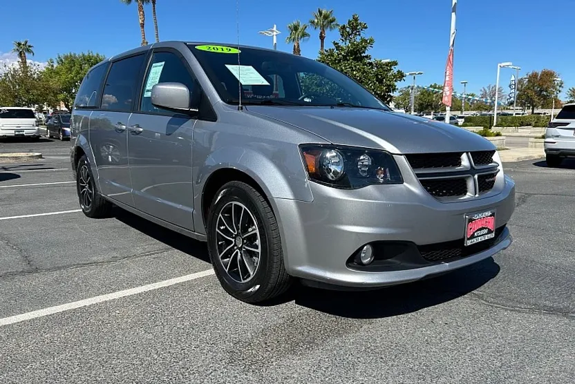 2019 Dodge Grand Caravan GT photo 1