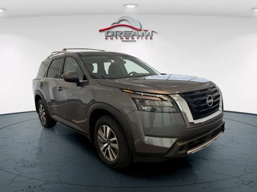 2025 Nissan Pathfinder SL photo 1