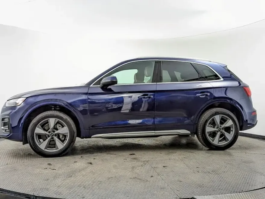2023 Audi Q5 Premium photo 1
