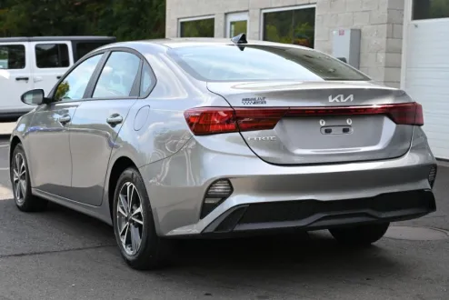 2024 Kia Forte LXS photo 2