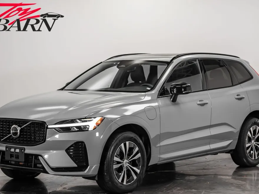 2024 Volvo XC60 Recharge Hybrid T8 Core photo 1