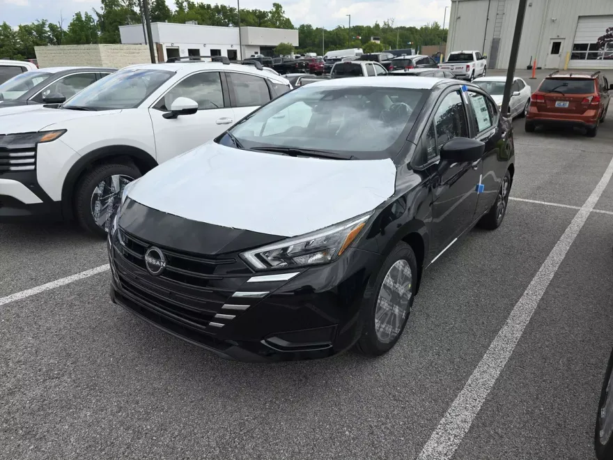 2025 Nissan Versa S photo 1