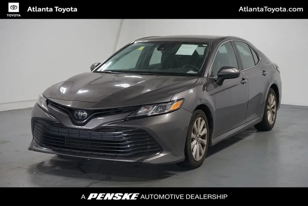 2020 Toyota Camry LE photo 1