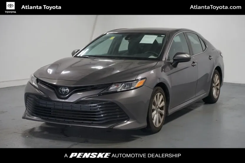 2020 Toyota Camry LE photo 1