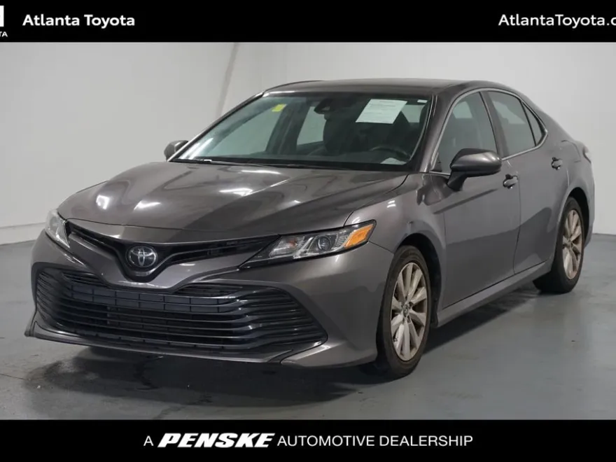 2020 Toyota Camry LE photo 1