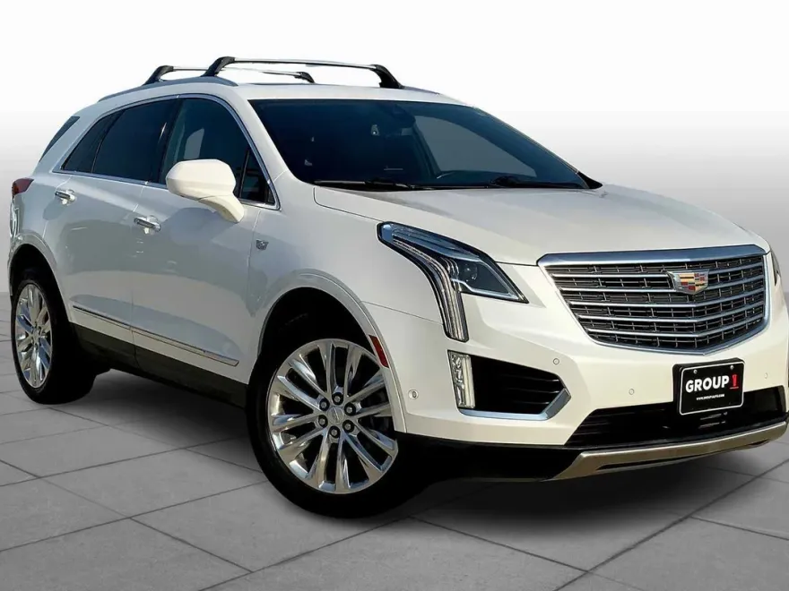 2017 Cadillac XT5 Platinum photo 1