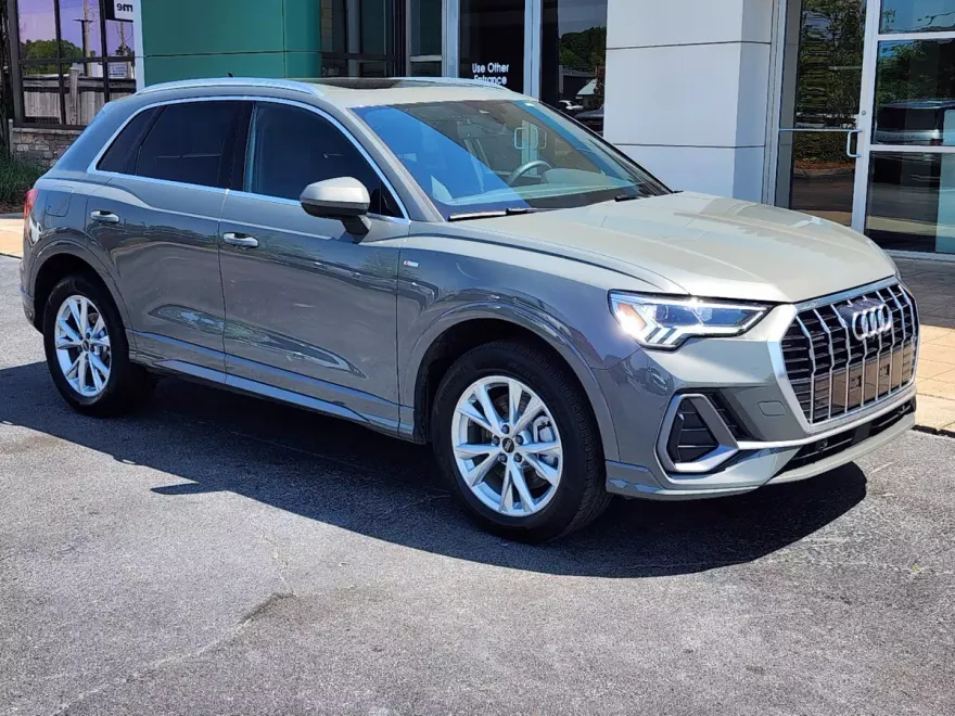 2024 Audi Q3 S line Premium Plus photo 1