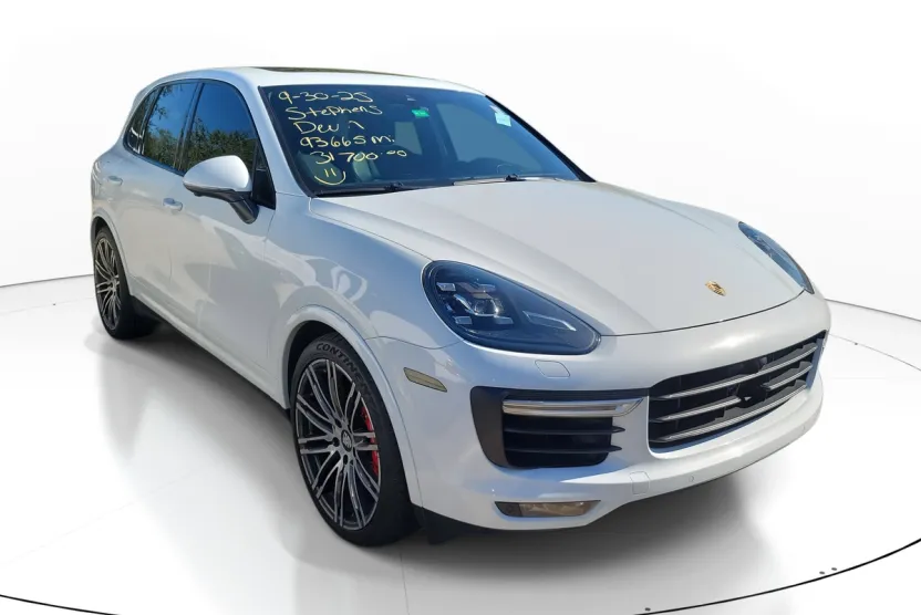 2016 Porsche Cayenne Turbo photo 1