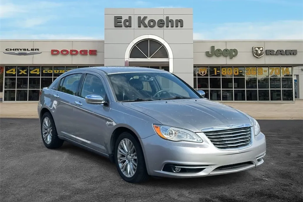 2013 Chrysler 200 Limited photo 1