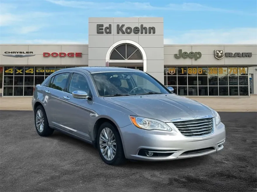 2013 Chrysler 200 Limited photo 1