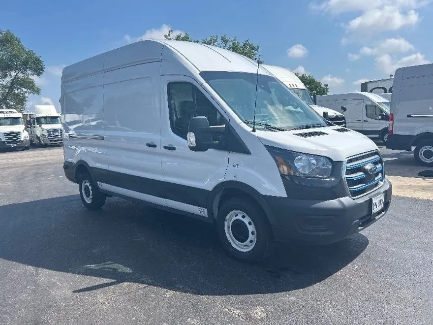 2022 Ford Transit photo 1