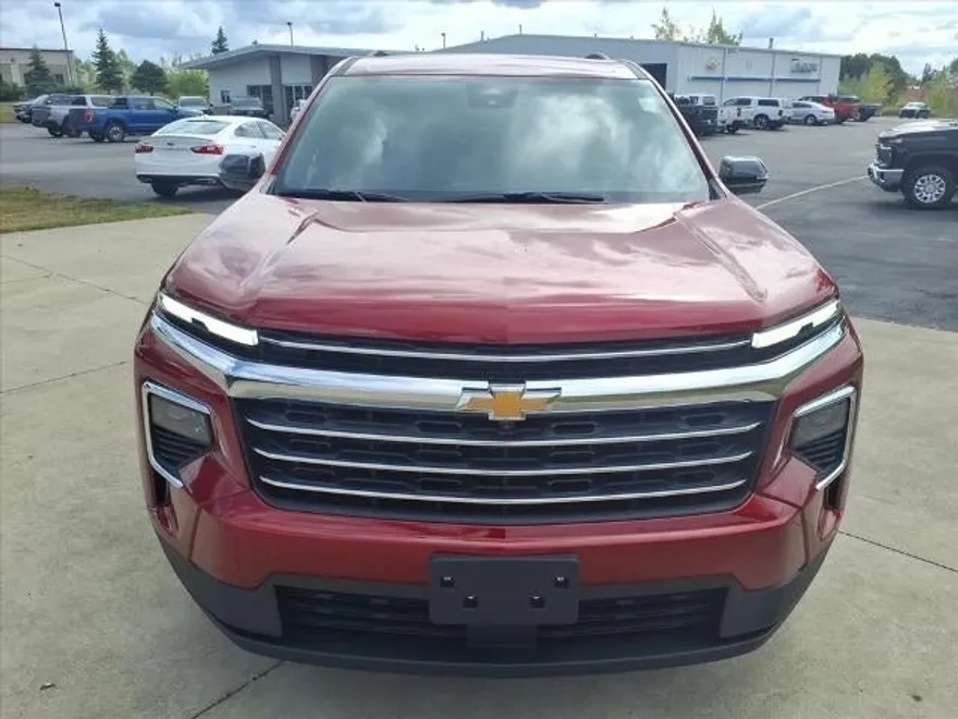 2026 Chevrolet Traverse 2LT photo 1