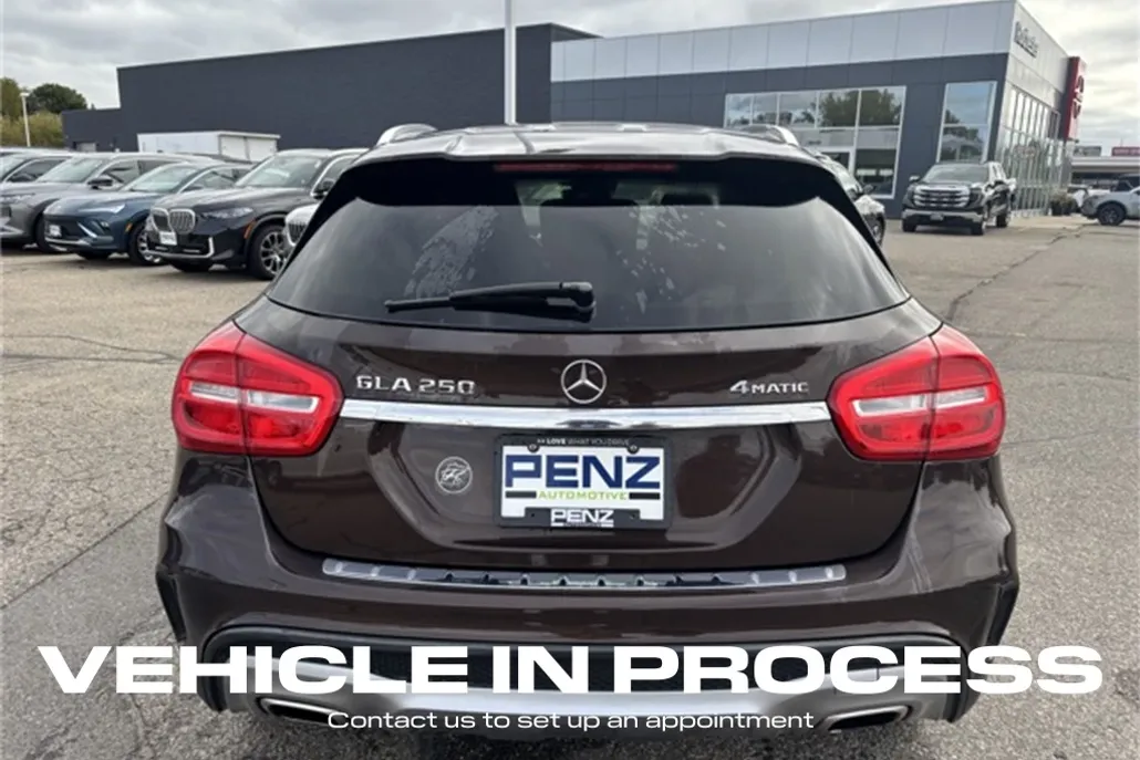 2015 Mercedes Benz GLA 250 4MATIC photo 1