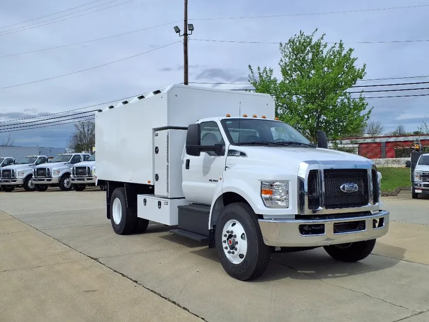2025 Ford F-750 Base Regular Cab photo 1