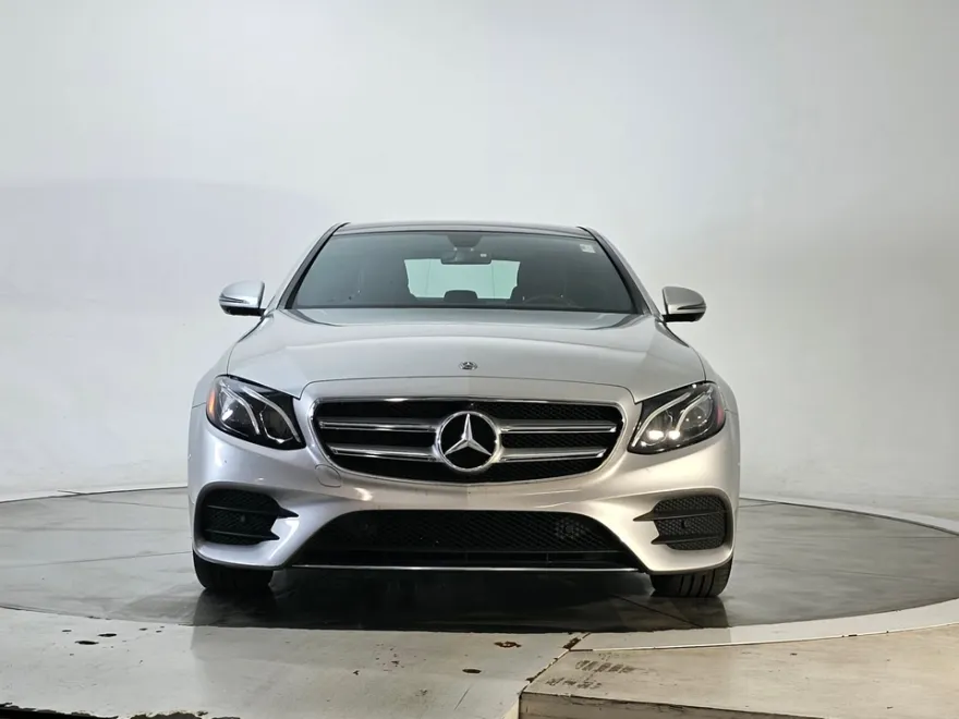 2019 Mercedes Benz E 300 4MATIC Sedan photo 1