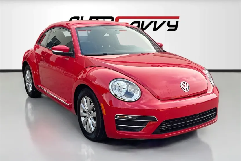 2019 Volkswagen Beetle S photo 1