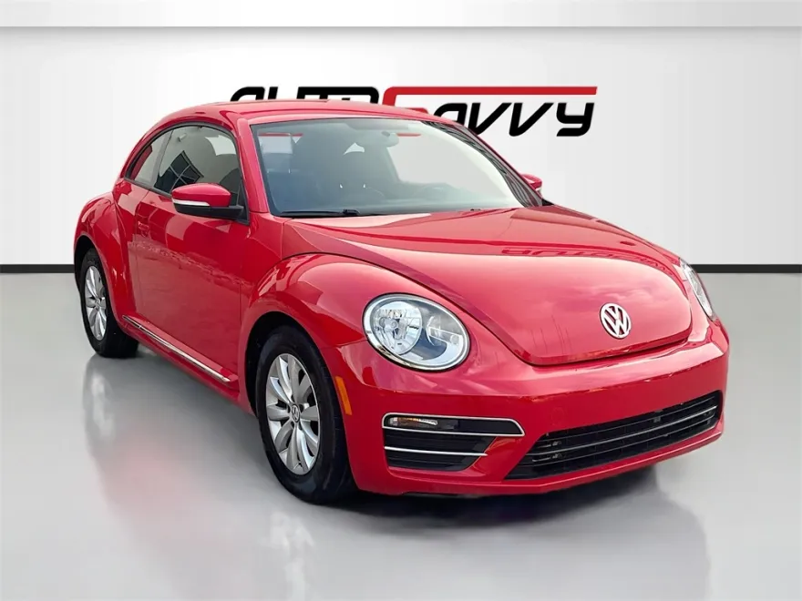 2019 Volkswagen Beetle S photo 1