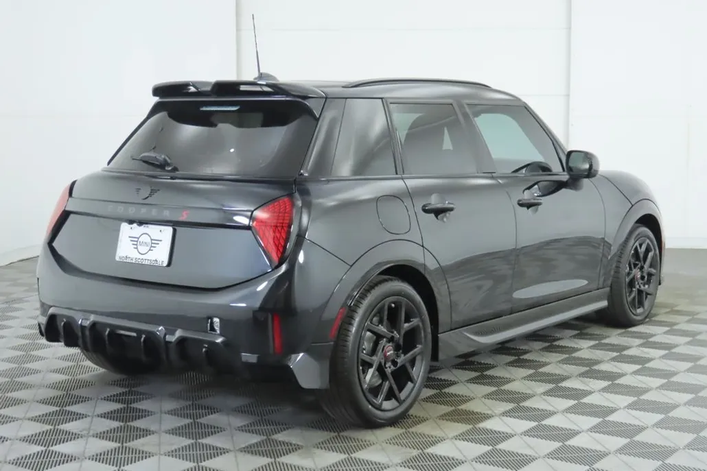 2025 Mini Cooper 4 Door Hardtop S Iconic photo 1