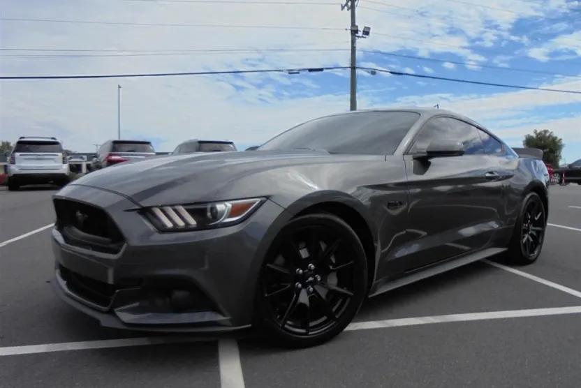 2017 Ford Mustang GT photo 1