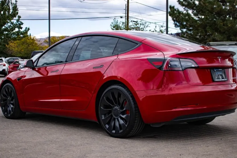 2023 Tesla Model 3 Performance photo 1