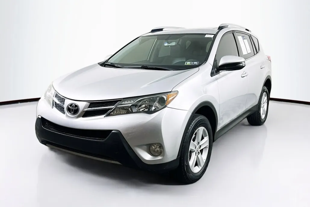 2013 Toyota RAV4 XLE photo 1