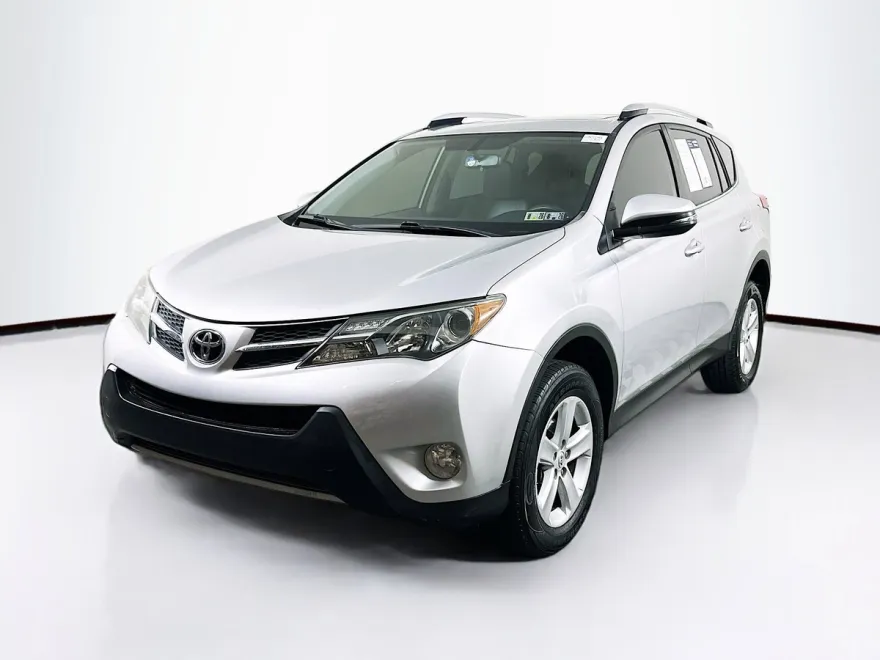 2013 Toyota RAV4 XLE photo 1